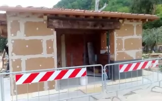 Cappotto esterno con rivestimento in pietra - Outer coat with stone covering